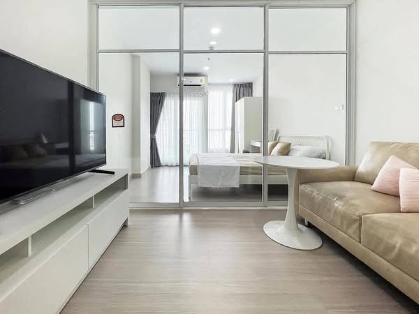 living room and room interior of Supalai Loft Sathon-Ratchaphruek