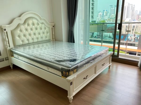 bedroom of Supalai Oriental Sukhumvit 39