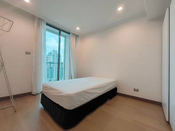 bedroom of Supalai Oriental Sukhumvit 39