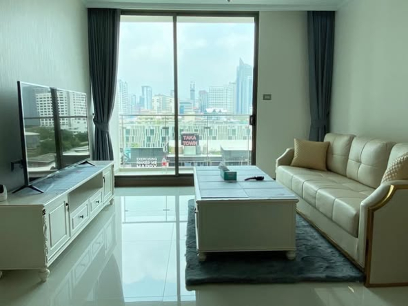 living room and bedroom of Supalai Oriental Sukhumvit 39