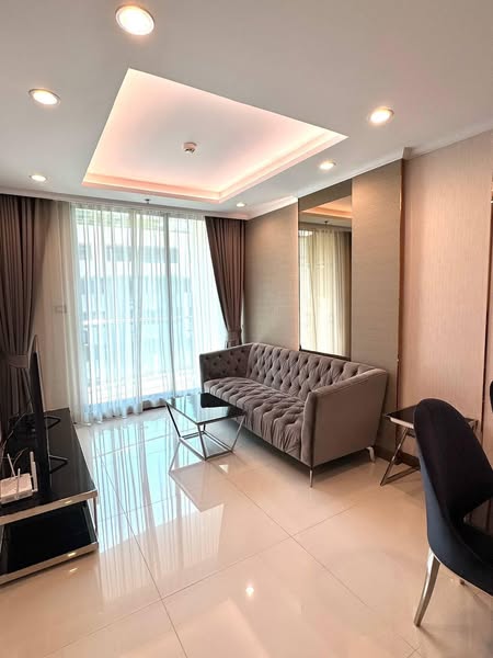 living room and bedroom of Supalai Oriental Sukhumvit 39