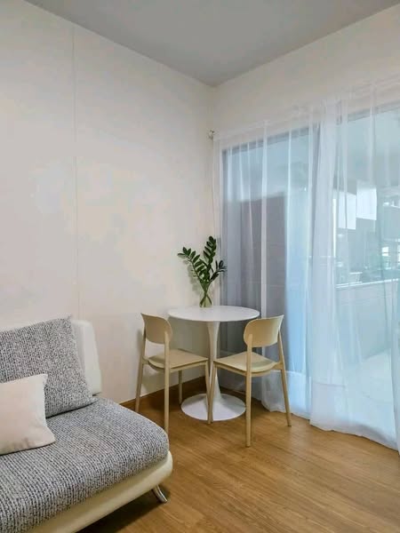bedroom and living room of Supalai Veranda Rama 9