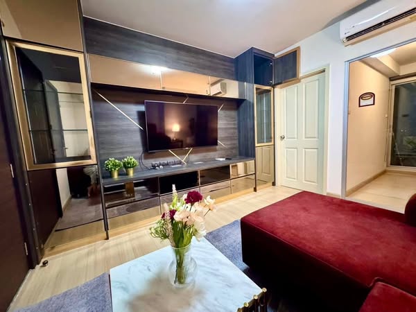 living room and bedroom and room interior of Supalai Veranda Rama 9