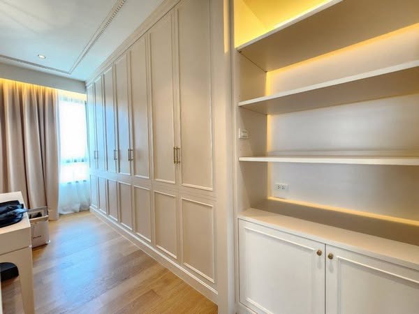 Supreme Legend Condominium