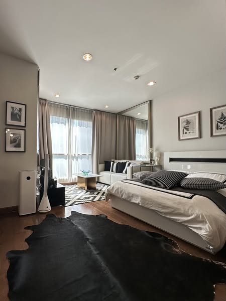 bedroom of The Address Chidlom