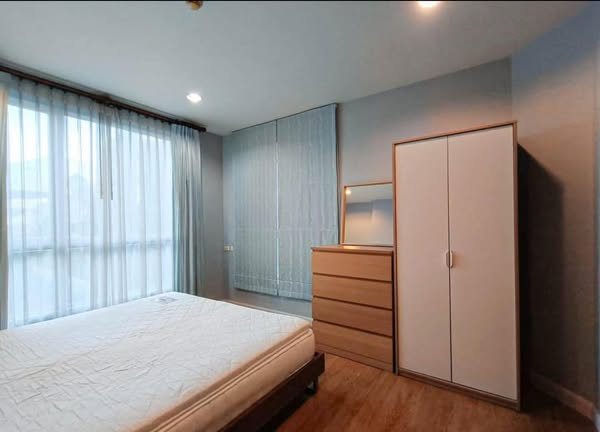 bedroom and room interior of The Address Sukhumvit 42