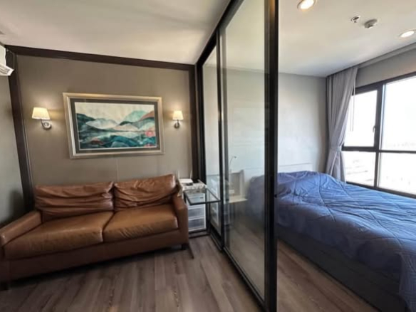 bedroom and room interior of The Base Park East