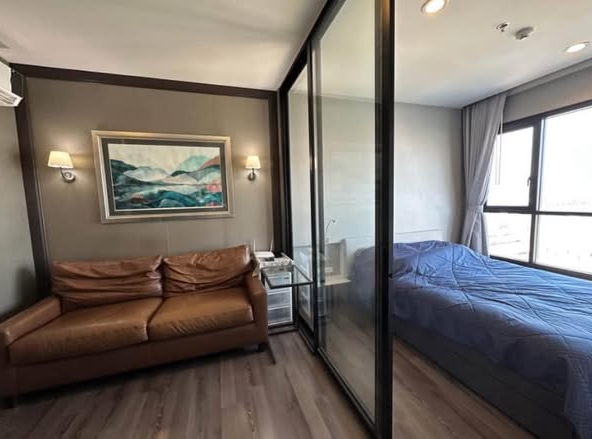 bedroom and room interior of The Base Park East