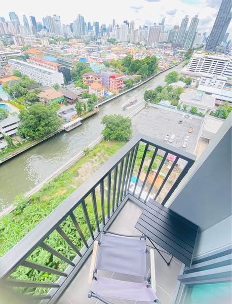 THE BASE Phetchaburi-Thonglor เดอะ เบส เพชรบุรี - ทองหล่อ