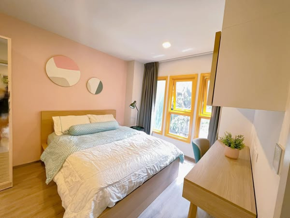 bedroom of THE BASE Sukhumvit 50