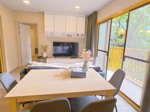 room interior of THE BASE Sukhumvit 50