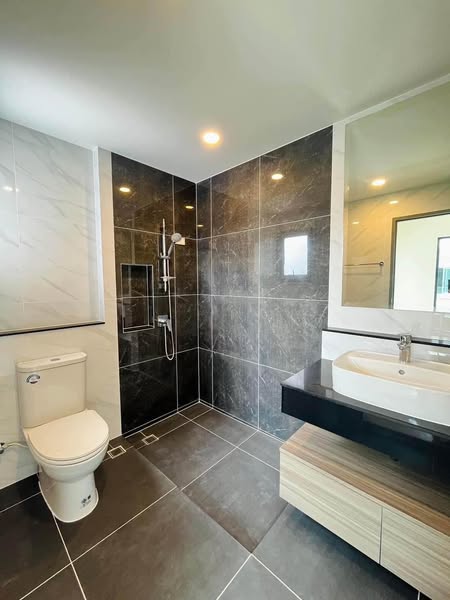 bathroom of THE CITY SUKHUMVIT - ON NUT