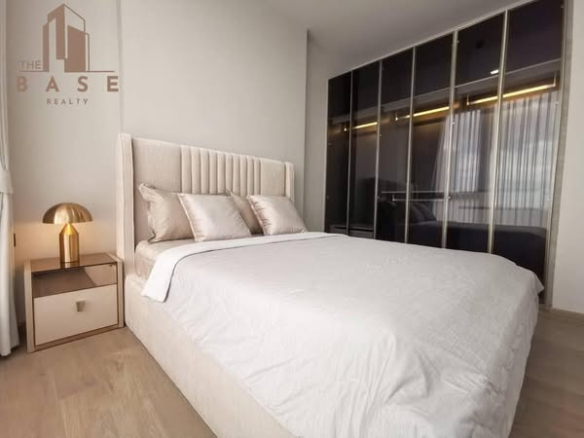 bedroom of The Crest Park Residences