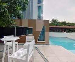 pool of The Crest Sukhumvit 49