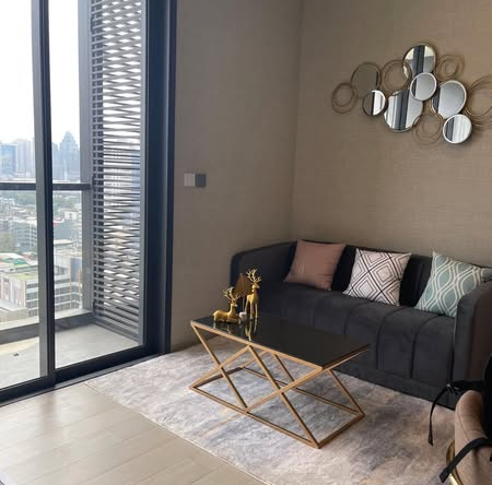 living room and room interior of THE EXTRO Phayathai-Rangnam