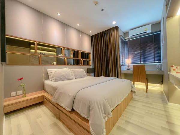 The Key Sathon-Charoen Rat