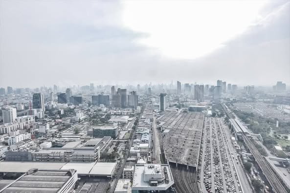 THE LINE Jatujak-Mochit