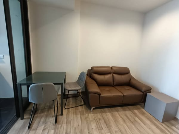 living room and room interior of THE LINE Jatujak-Mochit