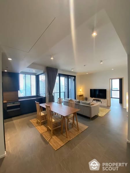 The Lofts Silom by Raimon Land