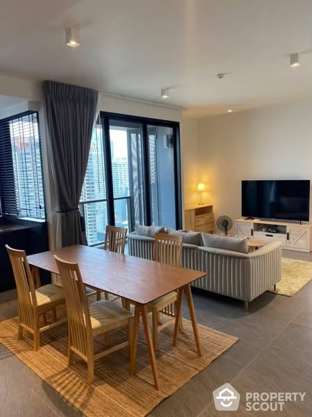 living room of The Lofts Silom by Raimon Land