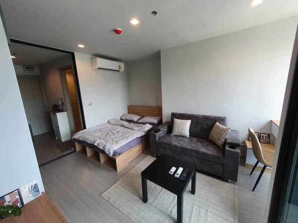 bedroom of The Lumpini 24