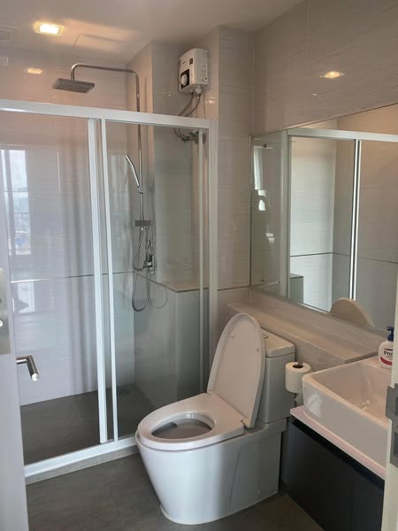 room interior and bathroom of The Metropolis Samrong