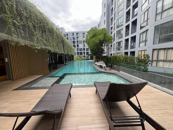 pool of The Nest Sukhumvit 71