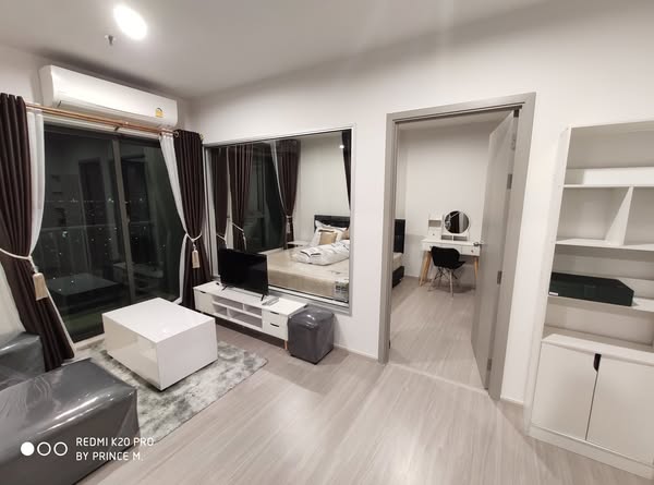bedroom and room interior of The Parkland Charan-Pinklao