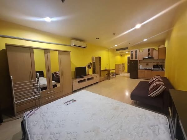 bedroom of The Platinum Condominium