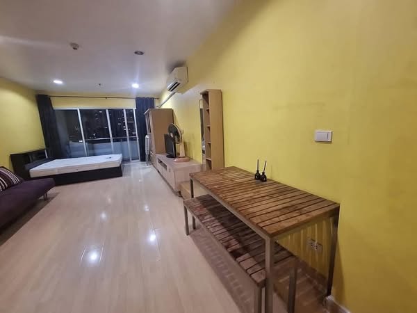 bedroom of The Platinum Condominium