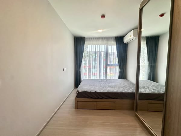 bedroom of The Privacy S101
