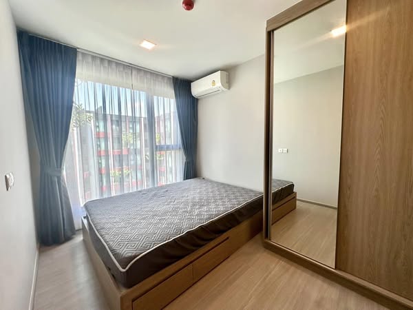 bedroom of The Privacy S101
