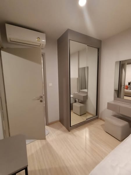 bedroom and room interior of The Privacy Tha Phra Interchange