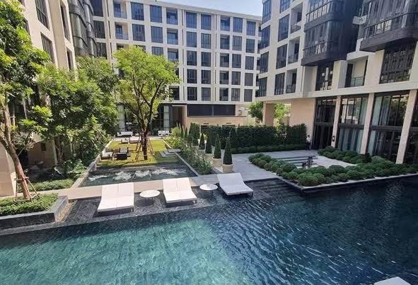 pool of The Reserve Sukhumvit 61
