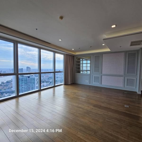 The River Condominium