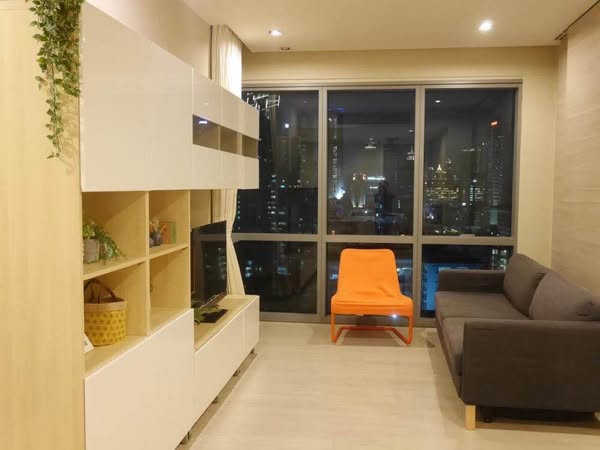 living room of The Room Sukhumvit 21