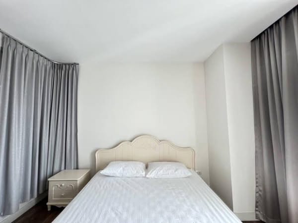 bedroom of The Room Sukhumvit 62