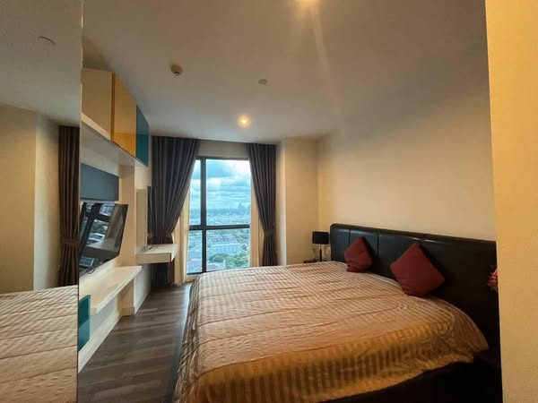 bedroom of The Room Sukhumvit 62
