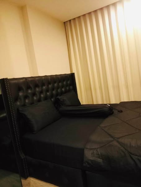 bedroom of The Room Sukhumvit 69