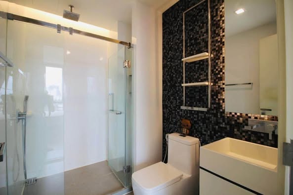 room interior and bathroom of The Room Sukhumvit 69