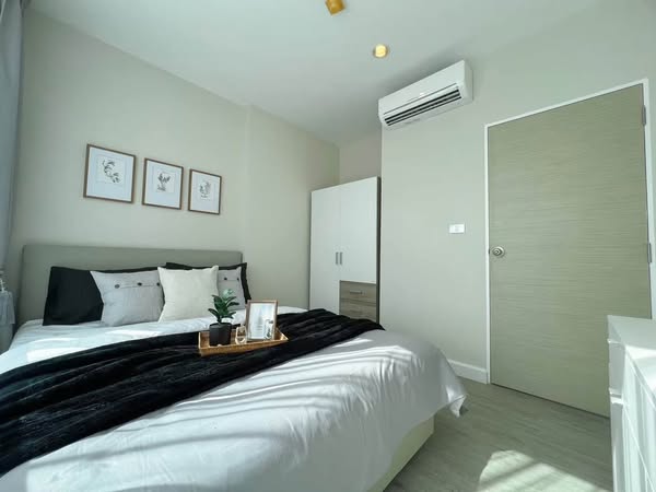 bedroom of The Sky Sukhumvit