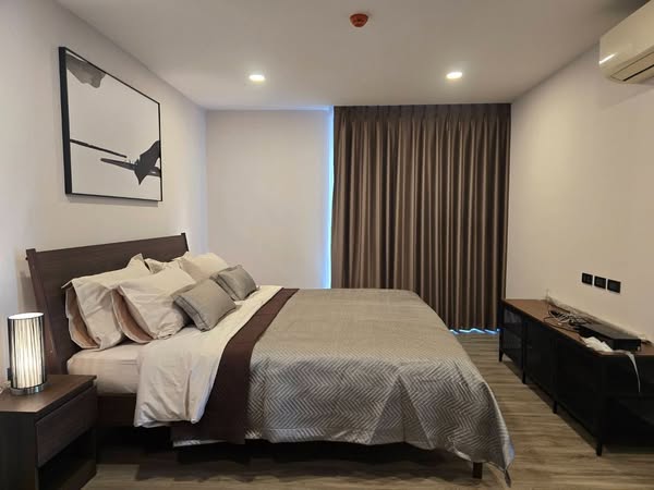 bedroom of The TEAK Sukhumvit 39