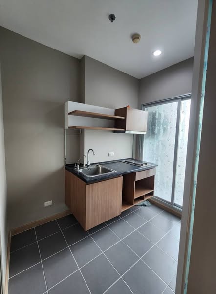 The Tempo Grand Sathon-Wutthakat
