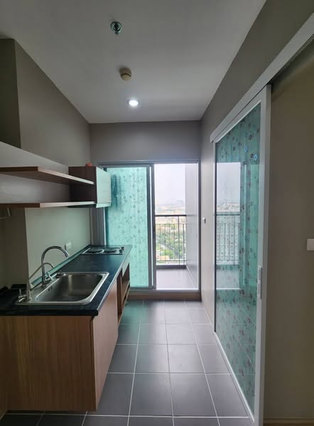 The Tempo Grand Sathon-Wutthakat
