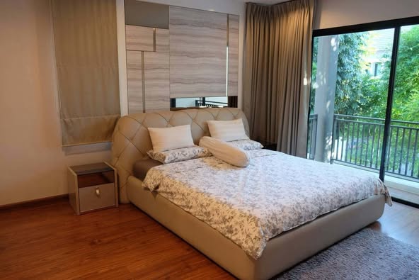 bedroom of Villa Arcadia Srinakarin
