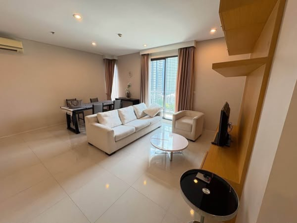 living room and bedroom of Villa Asoke Condominium