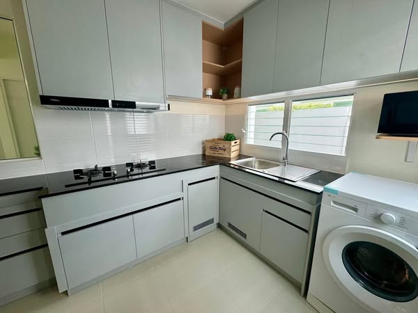 kitchen of Villaggio 3 Srinakarin-Bangna