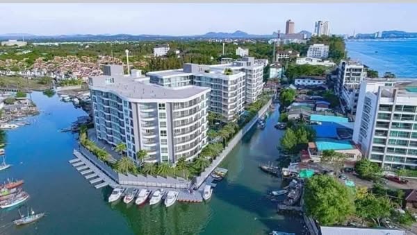 Whale Marina Condo showroom