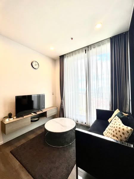 bedroom and living room of Whizdom Essence Sukhumvit วิสซ์ดอม เอสเซ้นส์ สุขุมวิท