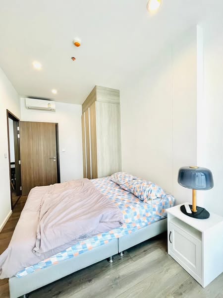 bedroom and room interior of Whizdom Essence Sukhumvit วิสซ์ดอม เอสเซ้นส์ สุขุมวิท